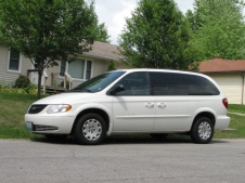 2001 Chrysler Town & Country (pic 02)