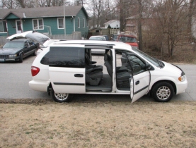 2005 Dodge Grand Caravan Right side open 1