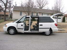 2005 Dodge Grand Caravan Left Side open