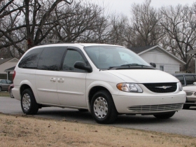 2003 Chrysler Town & Country LX Right Front