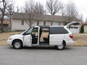2003 Chrysler Town & Country LX Left Side open 1